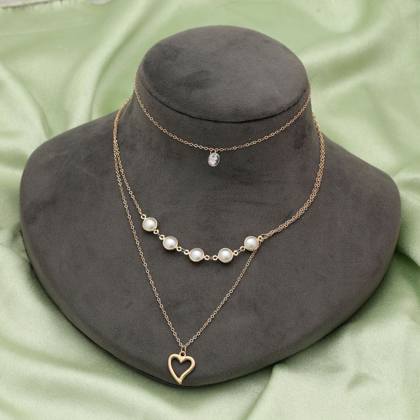 Goldfarbene mehrlagige Halskette Klassischer stilvoller Modeschmuck