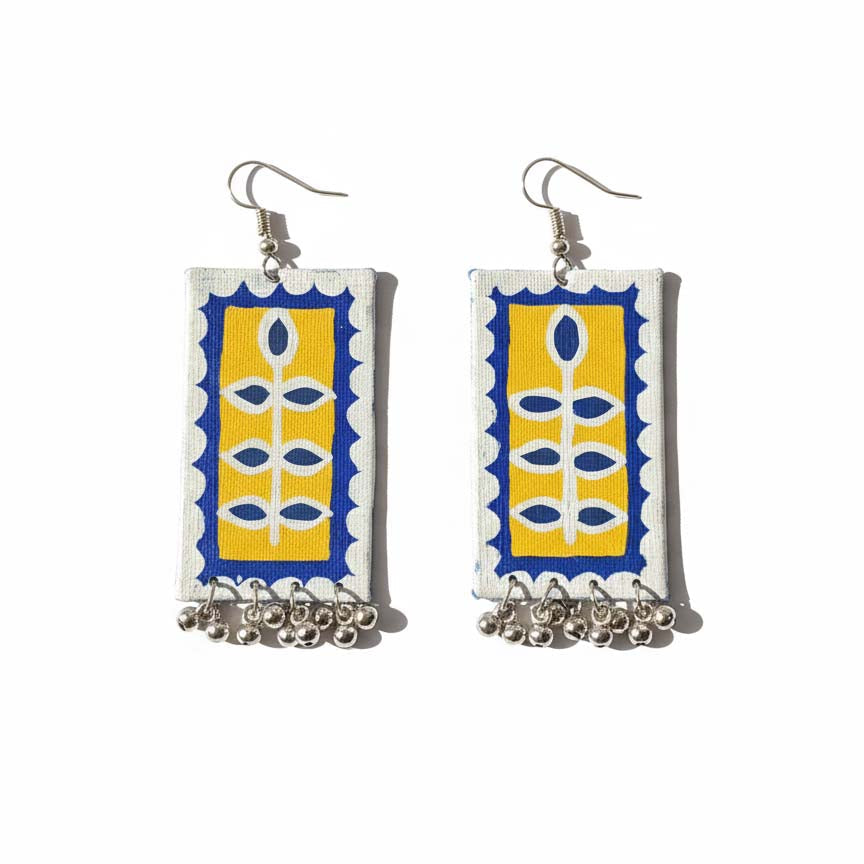 Gelbe und blaue handgefertigte Ohrringe aus Holz mit lebendigem künstlerischem Look