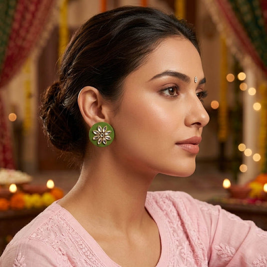 Elegante Mehandi-grüne handgefertigte Ohrringe im traditionellen Festschmuck-Stil