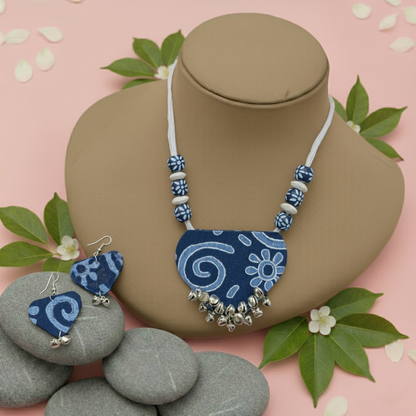 Elegant Blue Color Wooden Handcraft Necklace Set For Ethnic And Party Wear