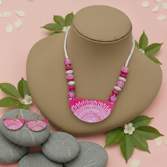 Gorgeous Rani Color Wooden Handcraft Necklace Set For Cultural And Festive Wear