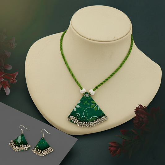 Beautiful Green Color Wooden Handcraft Necklace Set With Nature-Inspired Craft Design