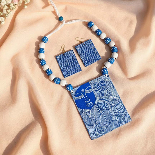 Blaues handgefertigtes Holz-Halsketten-Set mit handgefertigten Boho-Stil-Elementen für Damen