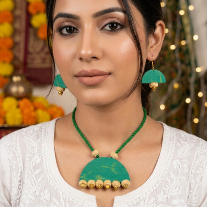 Lush Natural Green Color Fabric Handcraft Necklace Set With Dangle Earrings