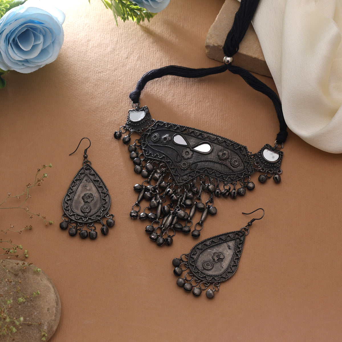 Vintage Style Silver Color Oxidised Necklace Set Crafted for Modern Women