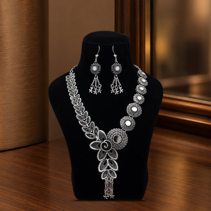 Dazzling Vintage Silver Color Mirror Work Oxidised Necklace Ideal For Navratri Garba Outfits