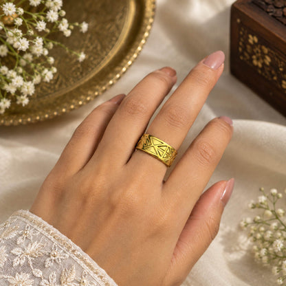 Classic Metallic Gold Color Gold Plated Ring Ideal For Royal Wedding Guests