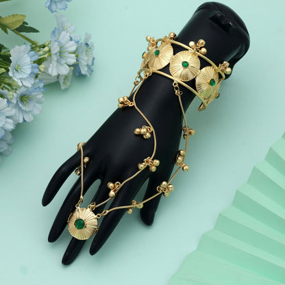 Grüne Hath Phool stilvoller ethnischer Handschmuck festliches traditionelles Design
