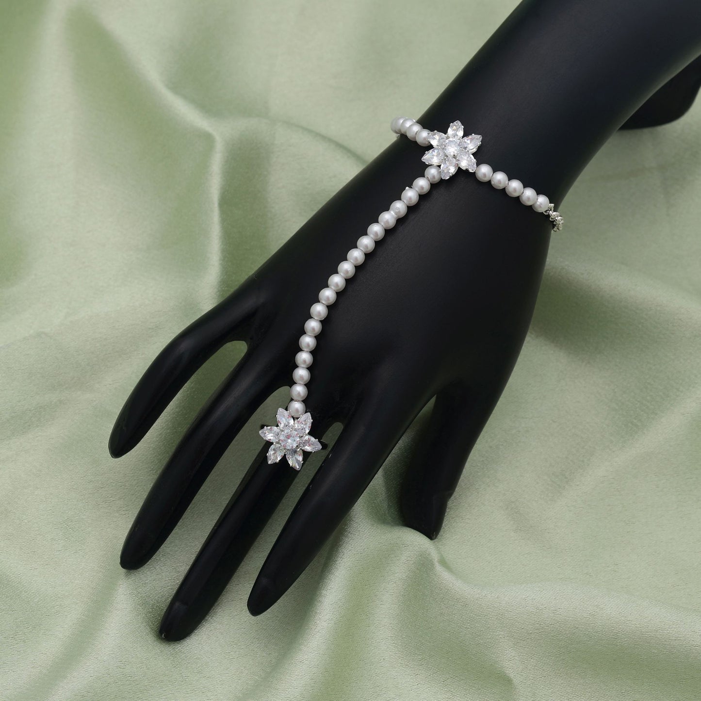 Weiß Farbe Hath Phool Royal Ethnischer Brautschmuck Hand Schmuck Design