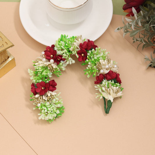 Kastanienbraune Blumen-Gajra für Frauen