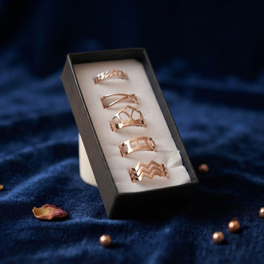 Goldfarbenes Modering-Set mit 5 verschiedenen Designs, perfekt für Freizeit und Party