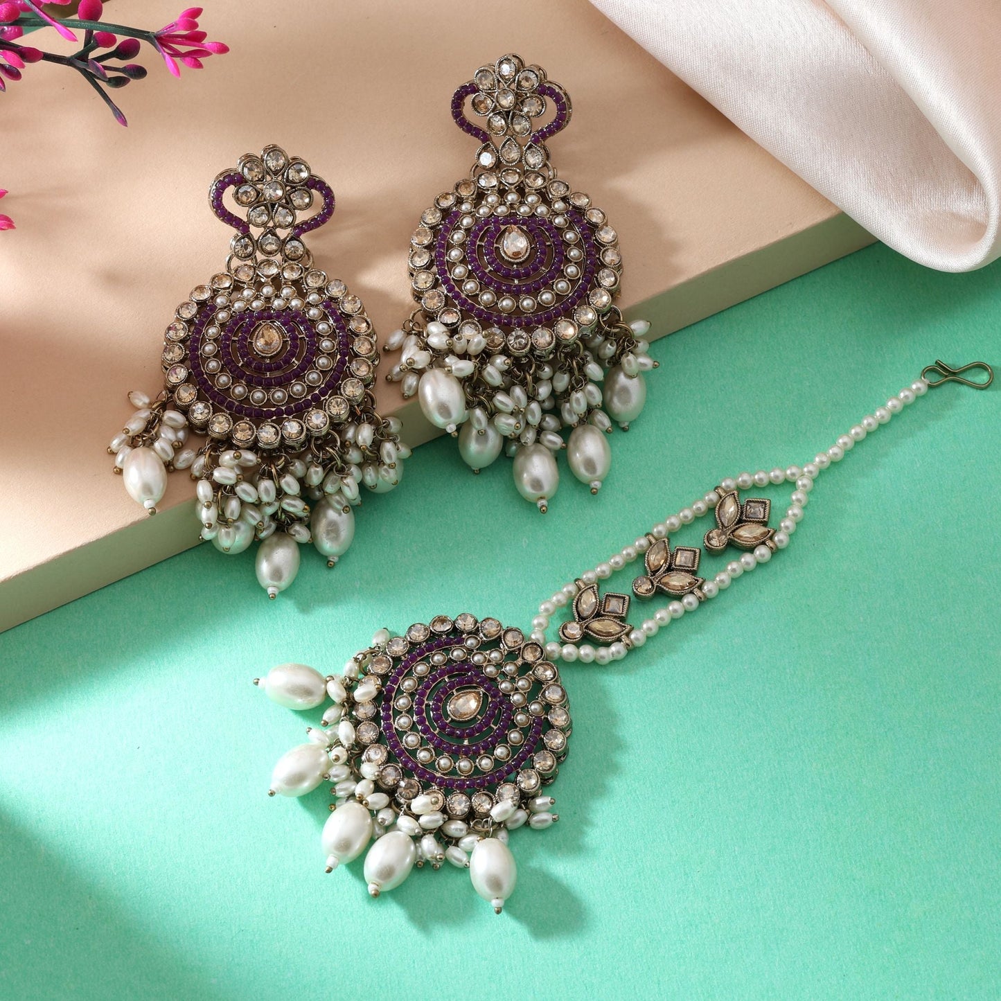 Kundan-Ohrringe in Königsviolett, Tikka-Set, ideal für Partys und festliche Looks