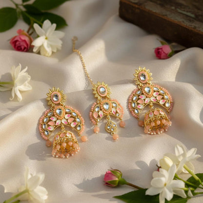 Peach Color Meena Work Kundan Earrings Tikka Set Featuring Soft Traditional Kundan Earrings