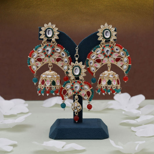 Red & Green Color Meena Work Kundan Earrings Tikka Set With Traditional Kundan Earrings