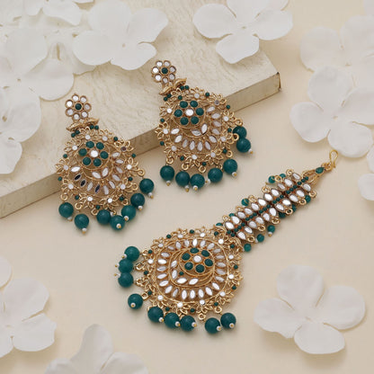 Green Color Kundan Earrings Tikka Set Designed For Classic Ethnic Kundan Earrings