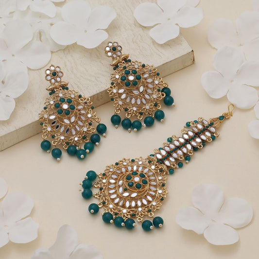Green Color Kundan Earrings Tikka Set Designed For Classic Ethnic Kundan Earrings