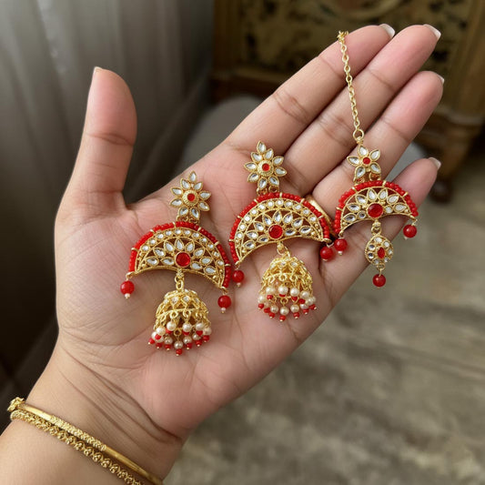 Magenta Color Kundan Earrings Tikka Set Featuring Bold Royal Kundan Earrings