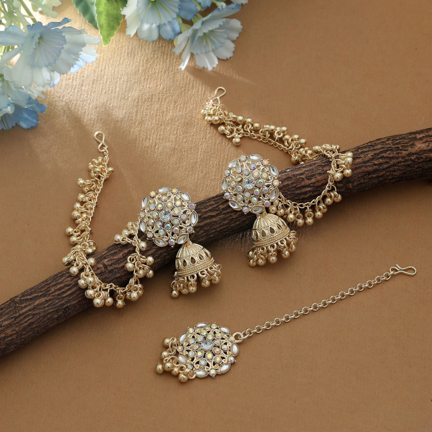 White Color Kundan Earrings Tikka Set Elegant Bridal Ethnic Jewelry Collection Design