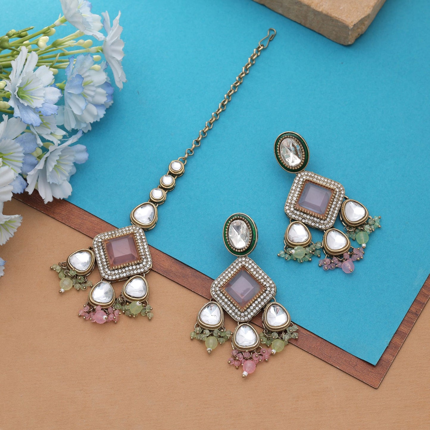 Designer Kundan Ohrringe Tikka Set in Pink und Pistaziengrün für Damen