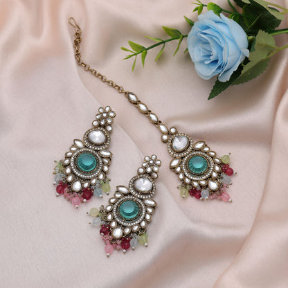 Anmutiges Mehrfarbiges Kundan Ohrringe und Tikka Set für Damen Traditionelle Partykleidung