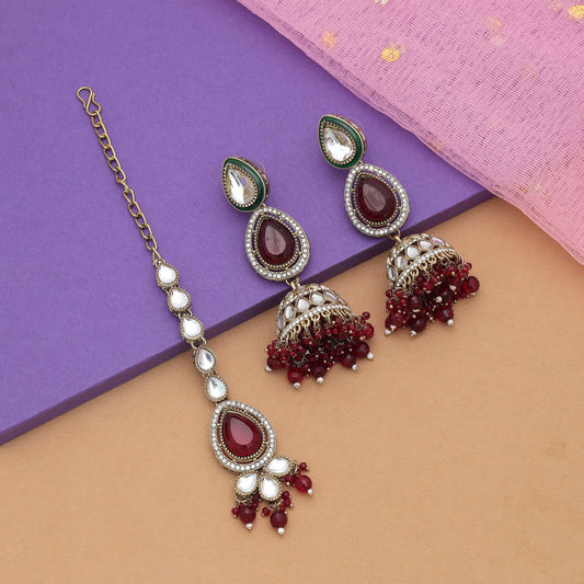 Kundan-Ohrringe-Tikka-Set in Königsrot für festliche, traditionelle Schmuck-Looks