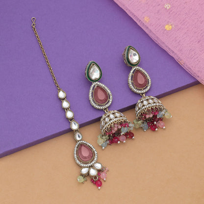 Anmutiges Mehrfarbiges Kundan Ohrringe Tikka Set für Damen zur Hochzeitsfeier
