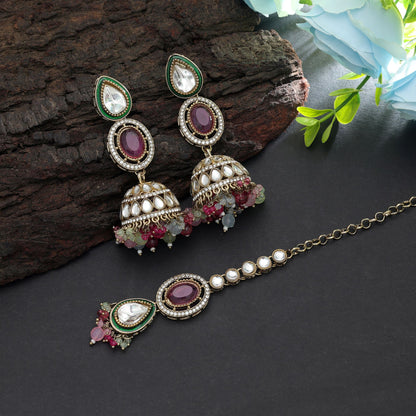 Stilvolles mehrfarbiges Kundan Ohrring-Tikka-Set für Hochzeiten, ethnisches Styling