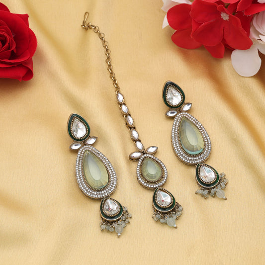 Kundan-Ohrringe-Tikka-Set in Royal Sky Blue für Brautpartys