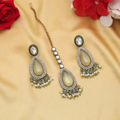 Royal Pista Green Kundan Ohrringe Tikka Set mit festlicher Brautschmuck-Optik
