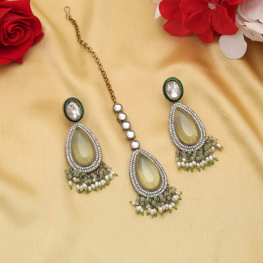 Royal Pista Green Kundan Ohrringe Tikka Set mit festlicher Brautschmuck-Optik