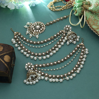 Elegantes weißes Spiegel Kundan Ohrringe Tikka Set für Braut-Styling