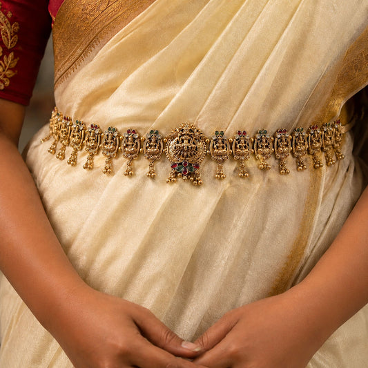 Klassischer Rani & Grünfarbener Tempel-Kamarband mit elegantem Brautschmuck-Finish-Design