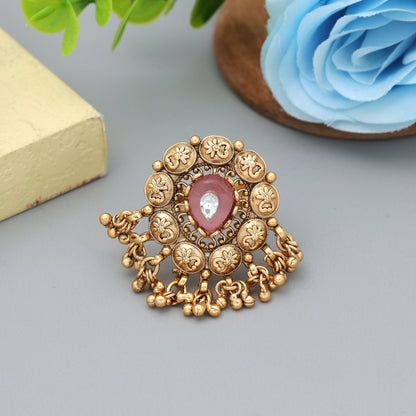 Pink Farbe Matte Goldringe Elegant Minimal Traditioneller Alltagsschmuck