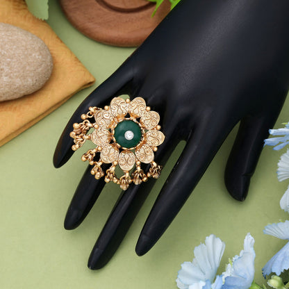 Grüne Matte Goldringe Traditionelles Klassisches Schmuckdesign