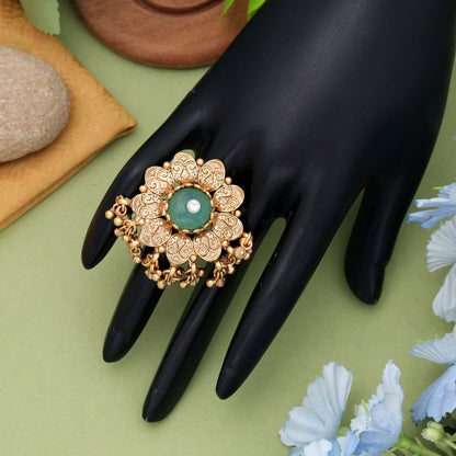Pistaziengrüne Farbe Mattgoldringe Designer Ethno-Schmuck
