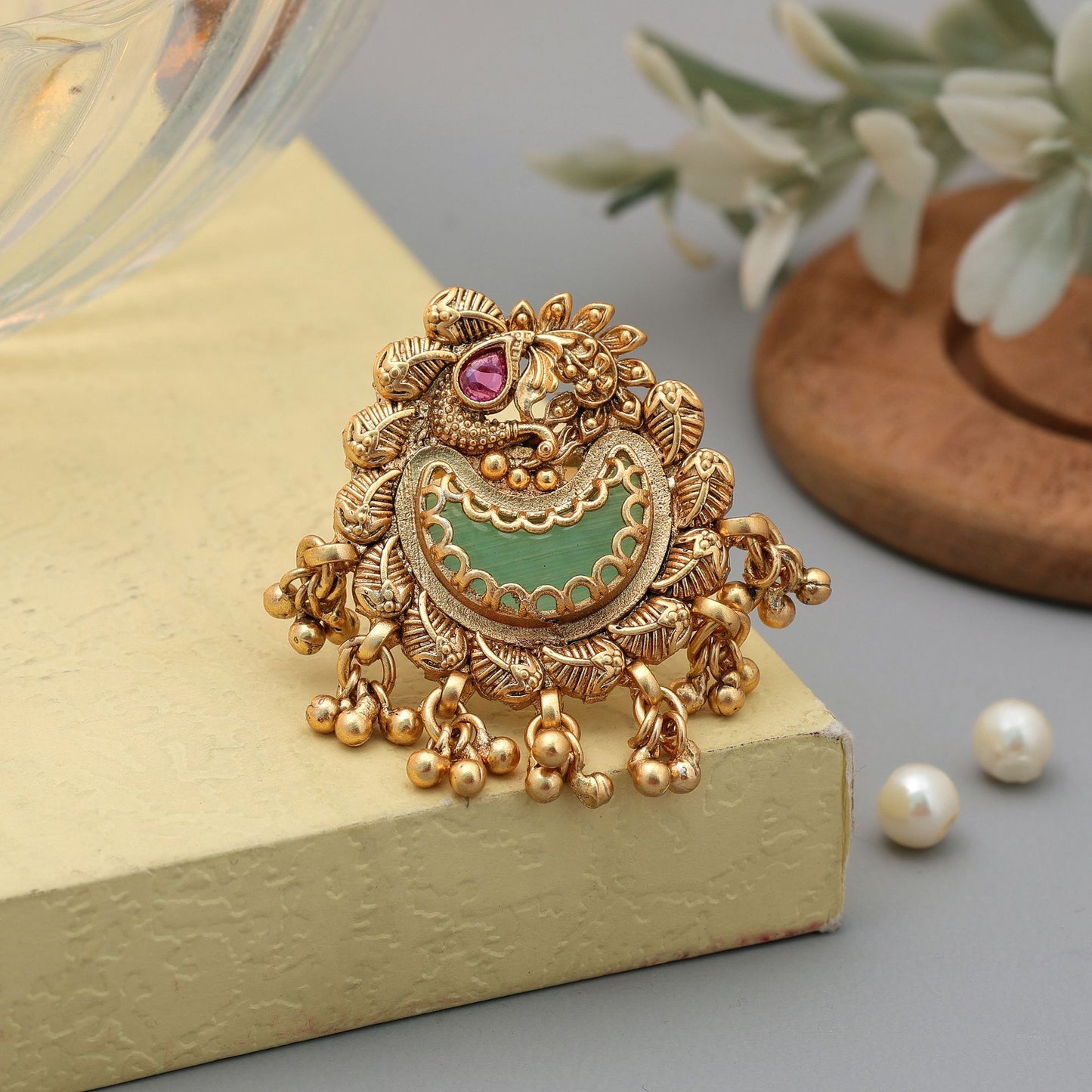 Pistaziengrüne Farbe Matte Goldringe Elegante Designer Schmuck