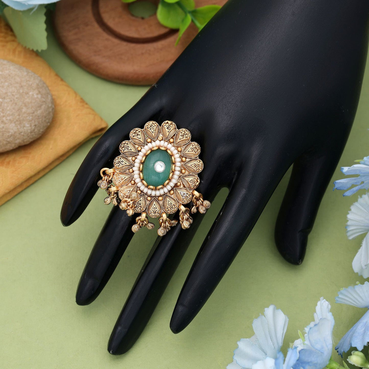 Pistaziengrüne Farbe Matte Goldringe Traditioneller Ethno-Schmuck