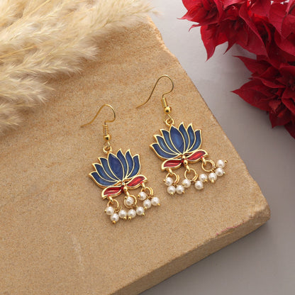 Blaue Lots-Design Meenakari Ohrringe, entworfen für elegante Festtagskleidung