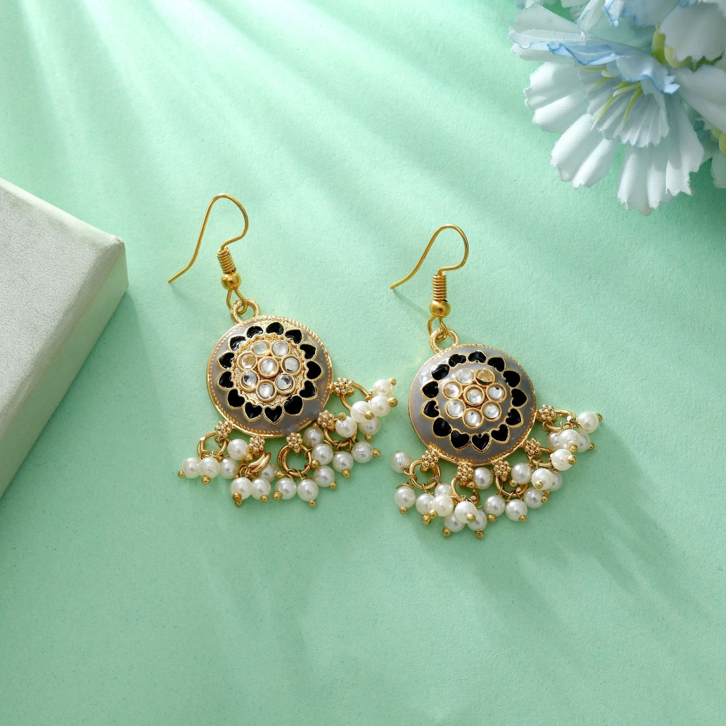 Graue Meenakari Ohrringe Elegant Minimal Traditioneller Schmuckdesign
