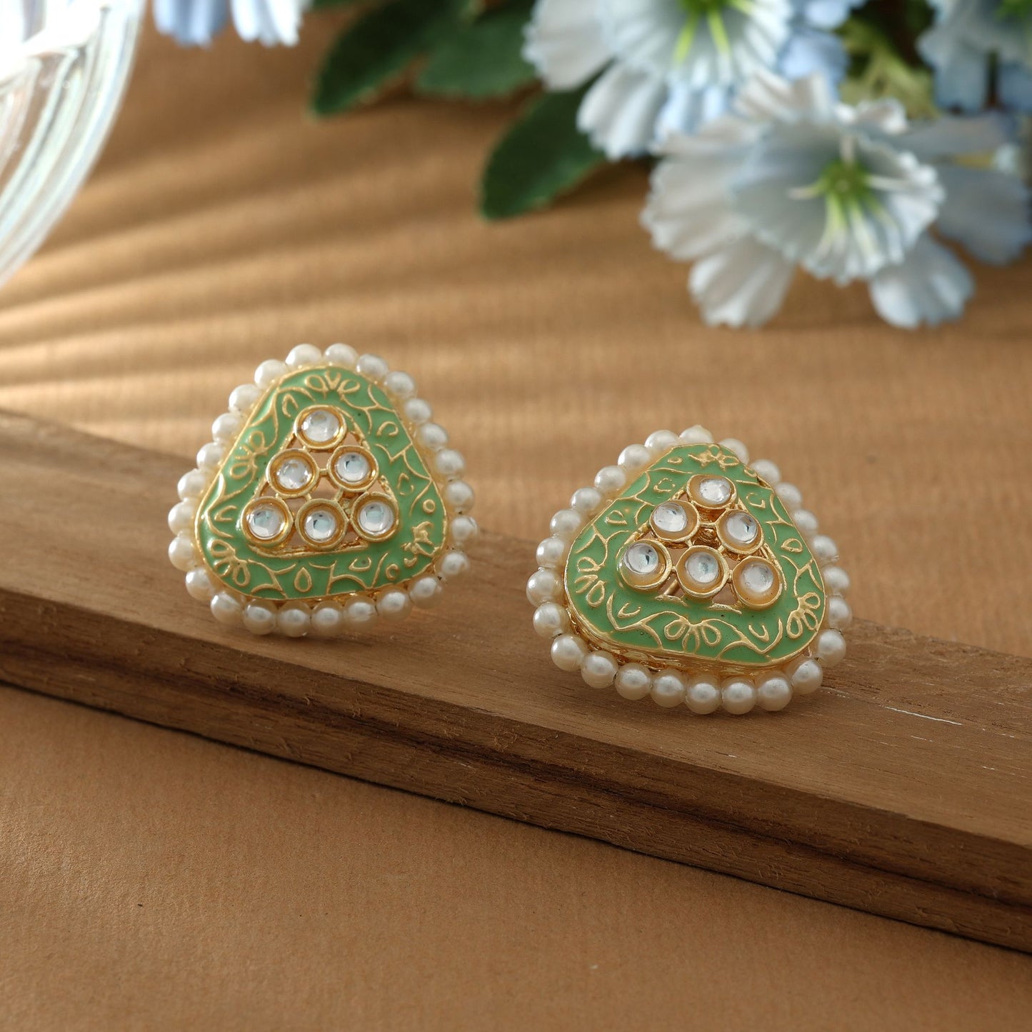Pistaziengrüne Meenakari Ohrringe Elegante Ethno-Schmuckkollektion