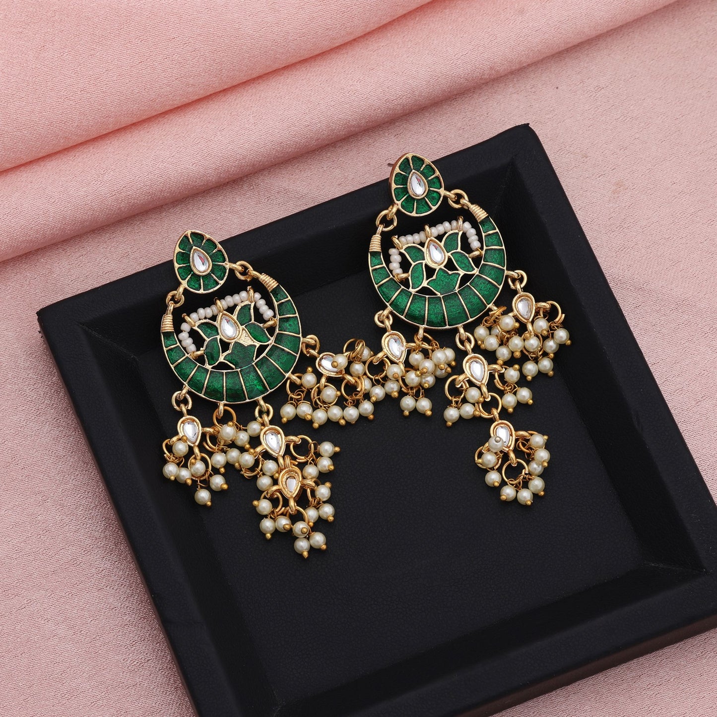 Grüne Meenakari Ohrringe Elegante Festliche Traditionelle Schmuckkollektion Design