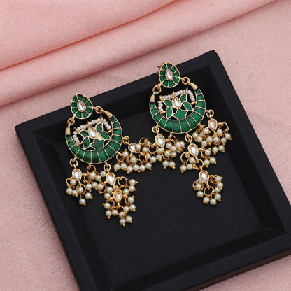 Grüne Meenakari Ohrringe Elegante Festliche Traditionelle Schmuckkollektion Design