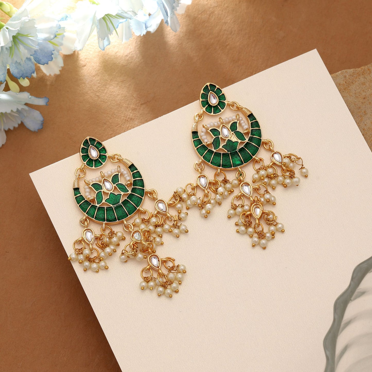Grüne Meenakari Ohrringe Elegante Festliche Traditionelle Schmuckkollektion Design