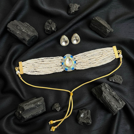 Halskettenset in Grau & Blau mit mattvergoldeter traditioneller Meenakari-Halsketten-Set-Design