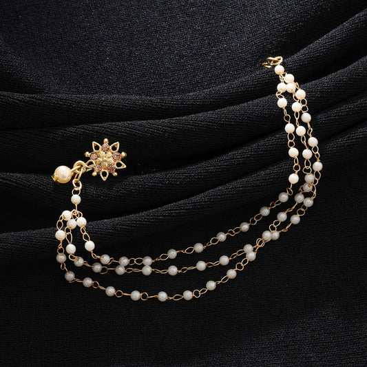 Goldfarbene Nasennath Stilvolles ethnisches Brautschmuckdesign