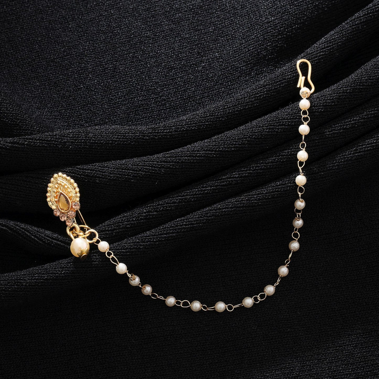 Goldfarbene Nasen-Nath Klassischer eleganter Nasenschmuck-Stil