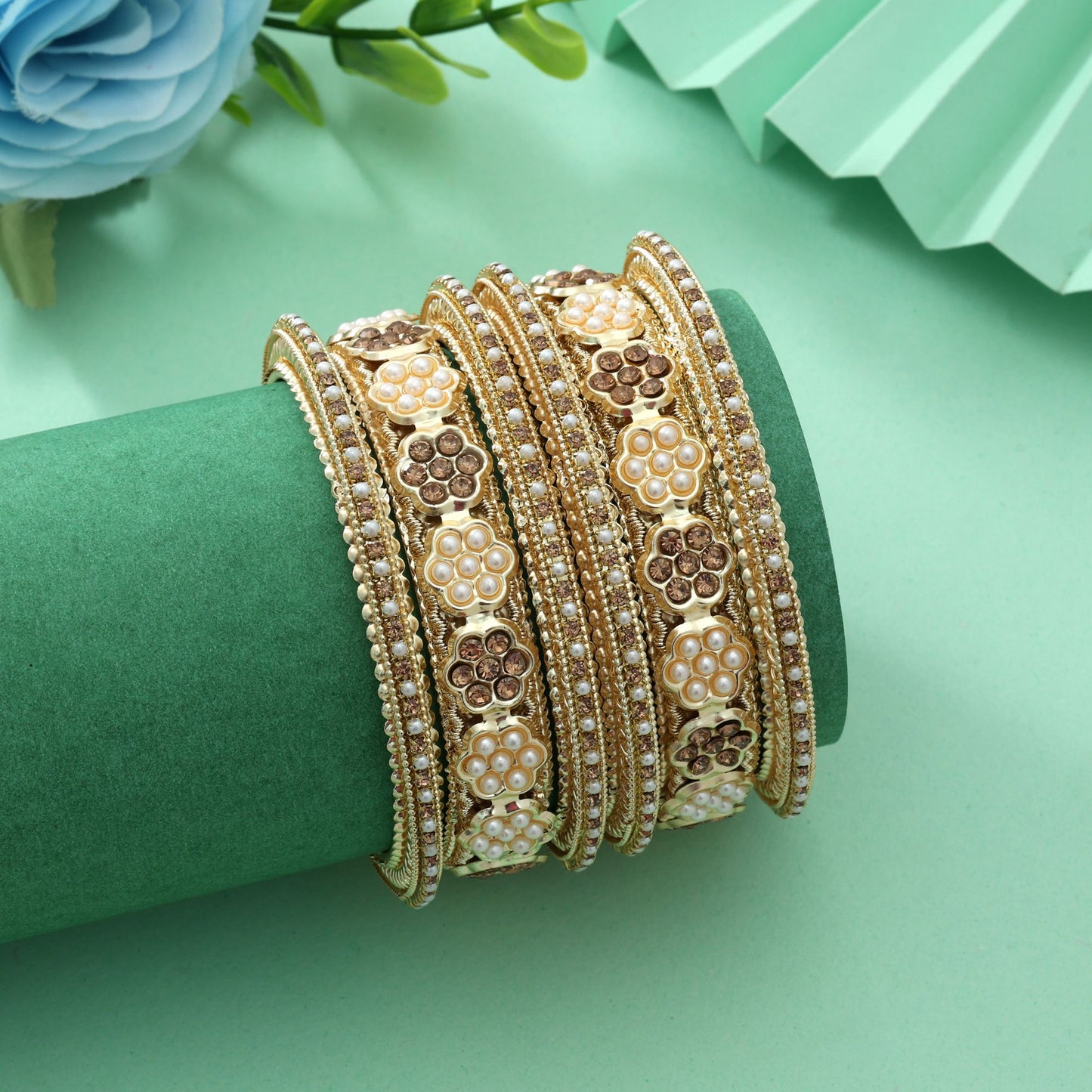Goldfarbenes Armreif-Set, 6-teilig, Größe: (2 Sets à 2,2, 2 Sets à 2,4, 2 Sets à 2,6)