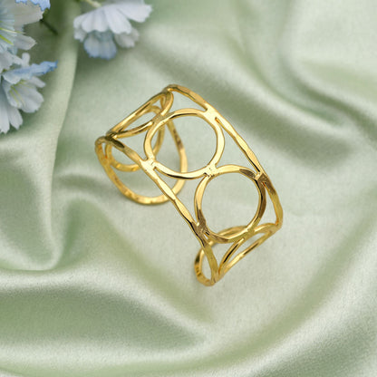 Silver Color Bracelet Crafted With Sleek Modern Design Offering Versatile Elegance For Daily Styling