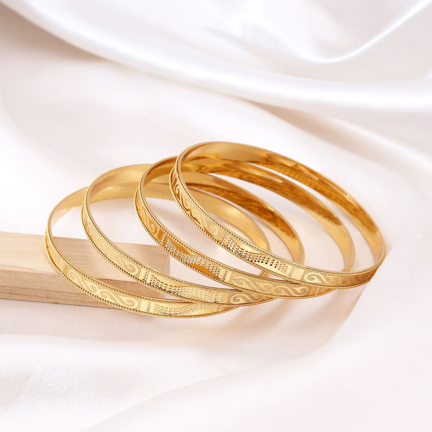 Goldfarbener Mode-Armreif, 1 Set (PLKB121GLD)