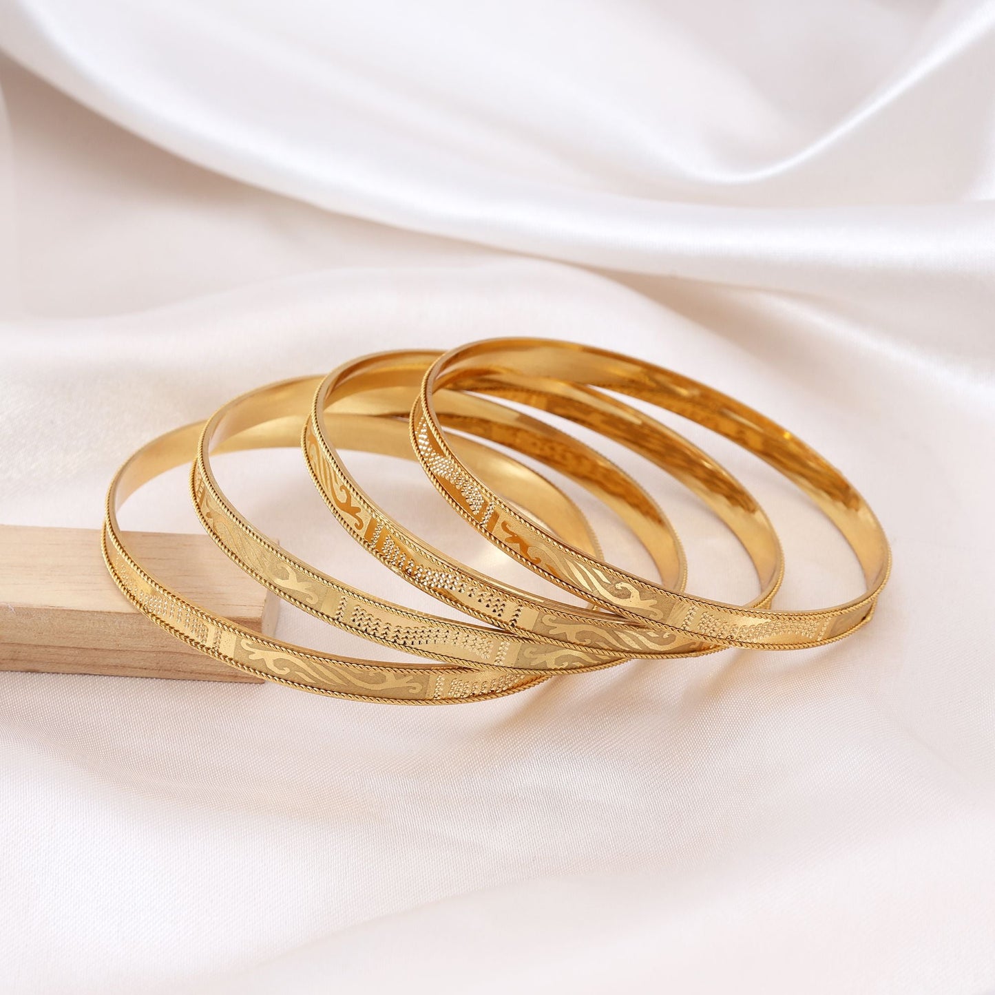 Goldfarbenes 1 Set Fashion Armreifen (PLKB125GLD)